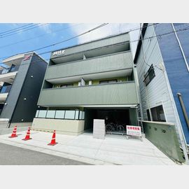 長瀬駅より徒歩9分 築3年1ヶ月 3階建の賃貸物件