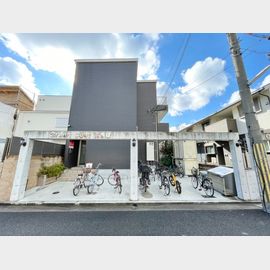 河内山本駅より徒歩3分 築6年10ヶ月 3階建の賃貸物件