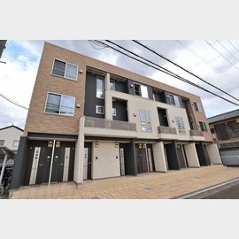 恩智駅より徒歩10分 築10年7ヶ月 3階建の賃貸物件