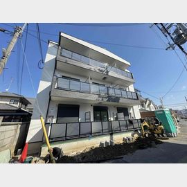 長瀬駅より徒歩10分 新築 3階建の賃貸物件
