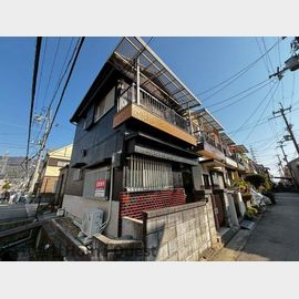 高安駅より徒歩8分 築49年11ヶ月 2階建の賃貸物件