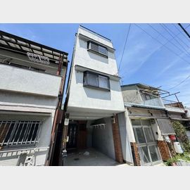 長瀬駅より徒歩4分 築27年11ヶ月 3階建の賃貸物件