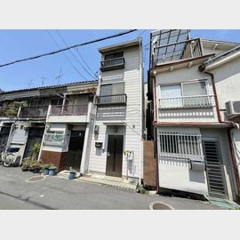 ＪＲ俊徳道駅より徒歩8分 築36年3ヶ月 3階建の賃貸物件