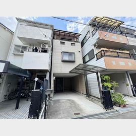 長瀬駅より徒歩7分 築24年3ヶ月 3階建の賃貸物件