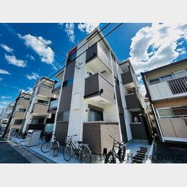 弥刀駅より徒歩11分 築2年7ヶ月 3階建の賃貸物件