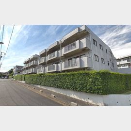 大泉学園駅よりバス13分 築37年7ヶ月 3階建の賃貸物件