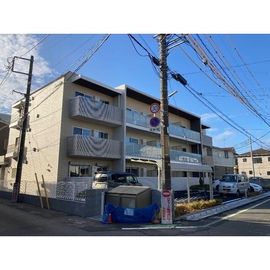 新座駅より徒歩18分 築2年4ヶ月 3階建の賃貸物件