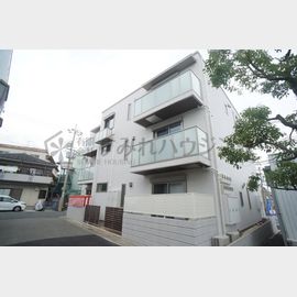伊丹駅より徒歩7分 築6年11ヶ月 3階建の賃貸物件