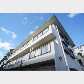 宝塚駅より徒歩10分 築43年 3階建の賃貸物件