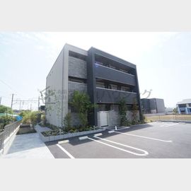 中山寺駅より徒歩6分 築1年2ヶ月 3階建の賃貸物件