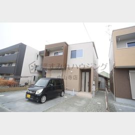 伊丹駅よりバス12分 築1年5ヶ月 2階建の賃貸物件