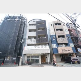 川西能勢口駅より徒歩5分 3階 築18年10ヶ月の賃貸物件