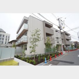 伊丹駅よりバス5分 築2年8ヶ月 3階建の賃貸物件