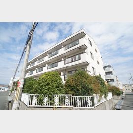 伊丹駅よりバス15分 3階 築33年の賃貸物件