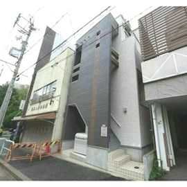 新栄町駅より徒歩10分 築7年3ヶ月 2階建の賃貸物件