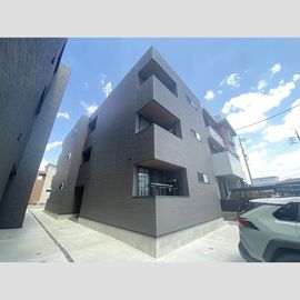 新守山駅より徒歩6分 新築 3階建の賃貸物件