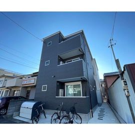 味鋺駅より徒歩7分 築3年8ヶ月 3階建の賃貸物件