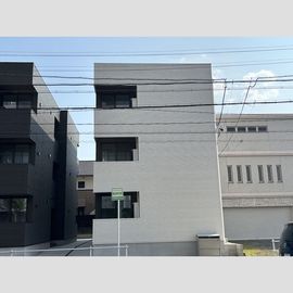 鳴海駅より徒歩13分 新築 3階建の賃貸物件