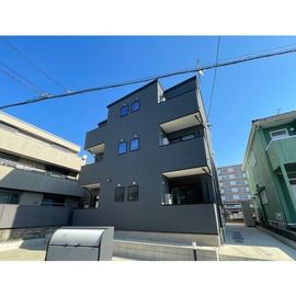 上飯田駅より徒歩10分 築3年7ヶ月 3階建の賃貸物件