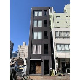 丸の内駅より徒歩2分 築9年11ヶ月 5階建の賃貸物件