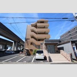 トリニティ 1階 築23年の賃貸物件