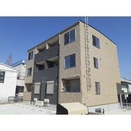 春田駅より徒歩10分 築1年10ヶ月 3階建の賃貸物件