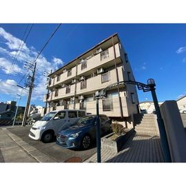 アゼリアヒルズ 3階 築32年4ヶ月の賃貸物件