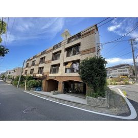 サンパレス覚王山２ 3階 築42年の賃貸物件