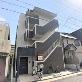 Premiere 4階 築8年の賃貸物件