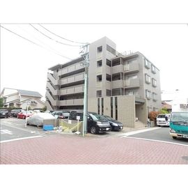 ラトゥール一社 3階 築22年11ヶ月の賃貸物件