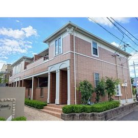 ヴィアーレ 2階 築18年3ヶ月の賃貸物件