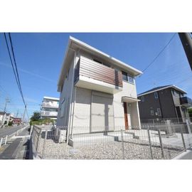 上社駅より徒歩16分 築7年8ヶ月 2階建の賃貸物件