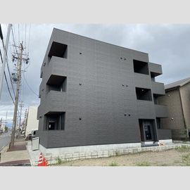 柴田駅より徒歩9分 築2年1ヶ月 3階建の賃貸物件