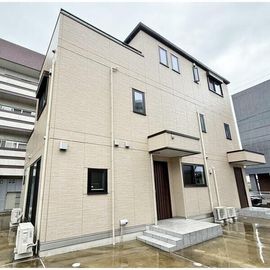 東枇杷島駅より徒歩10分 築5年9ヶ月 3階建の賃貸物件