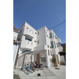 本陣駅より徒歩5分 築10年7ヶ月 3階建の賃貸物件