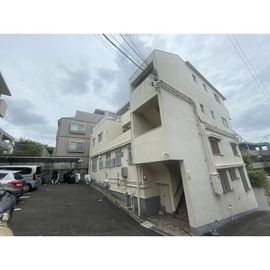 本山駅より徒歩9分 築48年7ヶ月 3階建の賃貸物件
