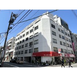 伏見駅より徒歩8分 8階 築53年の賃貸物件