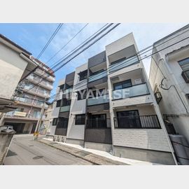 市役所駅より徒歩4分 1階 築1年9ヶ月の賃貸物件