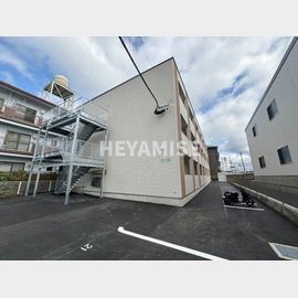 諏訪駅より徒歩22分 1階 築1年10ヶ月の賃貸物件