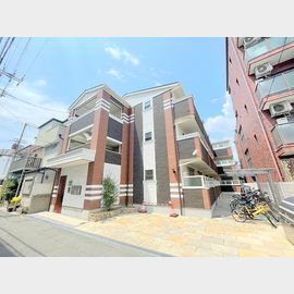 三国駅より徒歩3分 築8年1ヶ月 3階建の賃貸物件