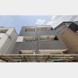 上新庄駅より徒歩9分 築9年7ヶ月 3階建の賃貸物件