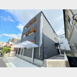 下新庄駅より徒歩3分 築1年4ヶ月 3階建の賃貸物件