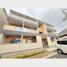 上新庄駅より徒歩1分 築3年5ヶ月 3階建の賃貸物件