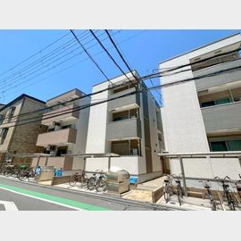 江坂駅より徒歩9分 築7年4ヶ月 3階建の賃貸物件