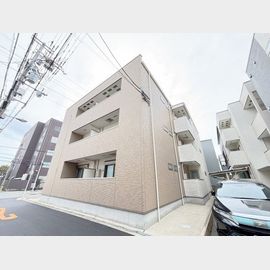 神崎川駅より徒歩15分 築10年 3階建の賃貸物件