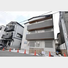 久寿川駅より徒歩7分 築2年11ヶ月 3階建の賃貸物件