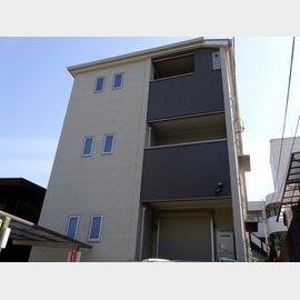 甲子園駅より徒歩4分 築7年 3階建の賃貸物件