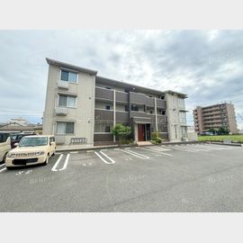 久留米駅より徒歩19分 築8年3ヶ月 3階建の賃貸物件