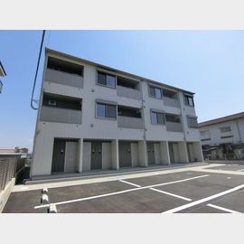 久留米大学前駅より徒歩13分 築5年8ヶ月 3階建の賃貸物件