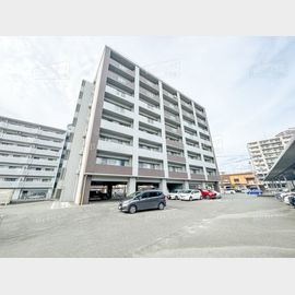 久留米駅より徒歩6分 築9年10ヶ月 9階建の賃貸物件